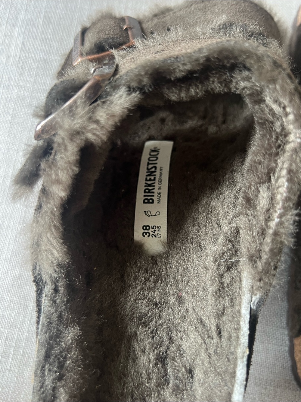 Birkenstock brown slide sandals, women’s 38, (7.5) Double-Buckle Suede Shearling - Picture 4 of 9